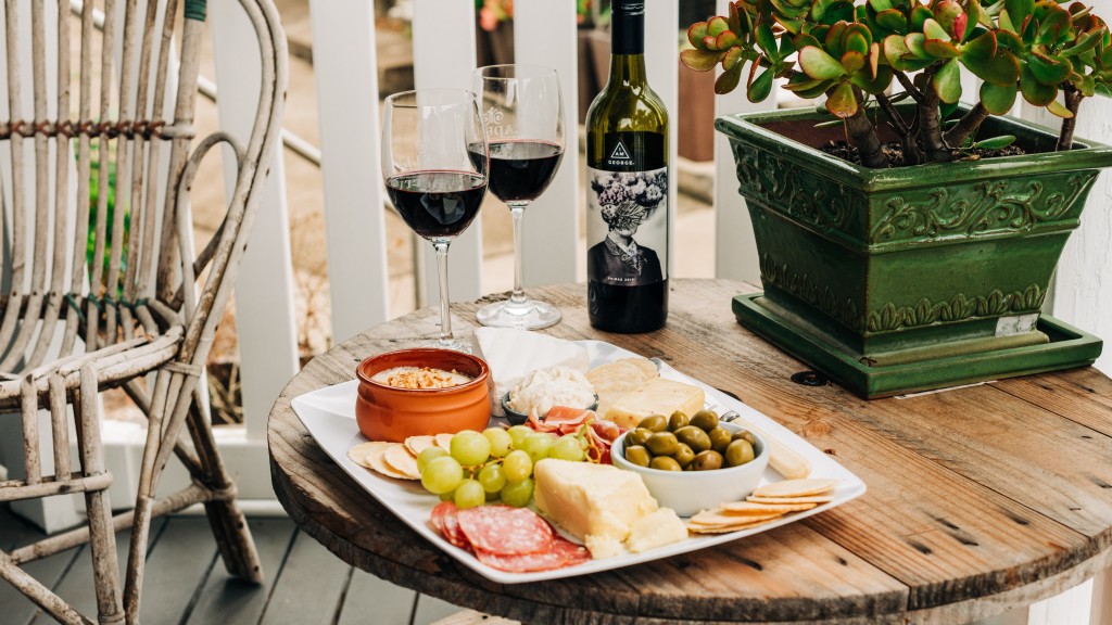 Is red wine healthy? Not if you drink it with too many snacks!